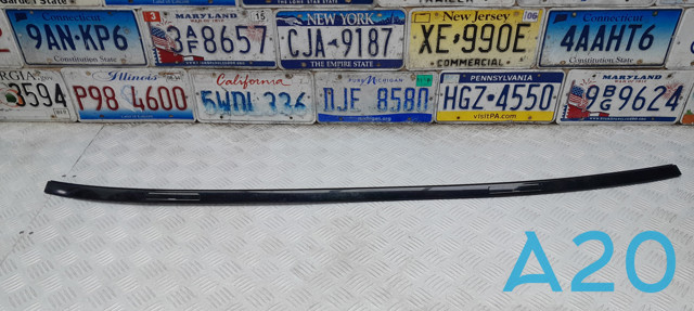 Накладка даху права 51137312618 BMW