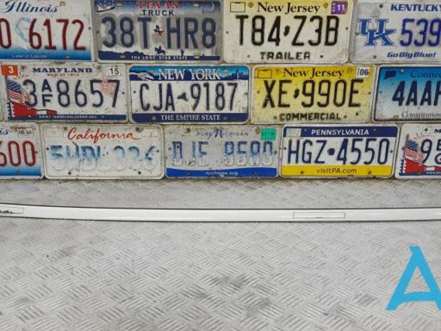 Накладка даху права 51137338836 BMW
