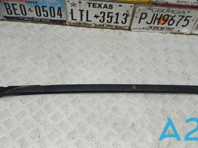 Водостік лобового скла, жабо 51137399032 BMW