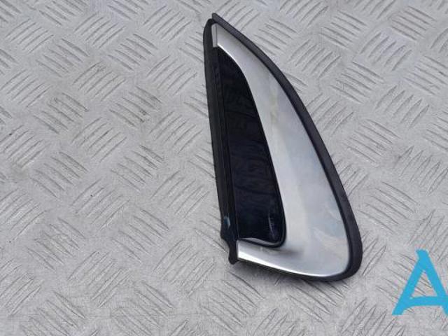 Накладка заднього лівого крила 51137428123 BMW