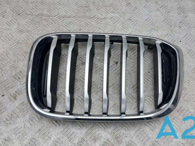 Решітка радіатора ліва 51137478669 BMW