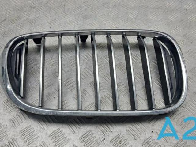 Решітка радіатора права 51138065540 BMW