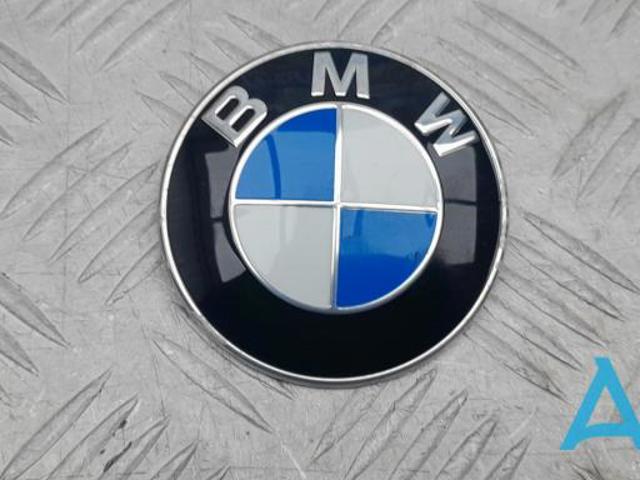 Фірмовий значок на кришку багажника 51147499154 BMW
