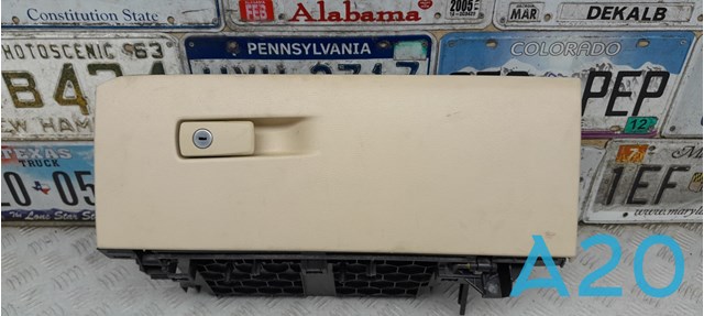 Ящик для рукавичок (бардачок) 51166969711 BMW