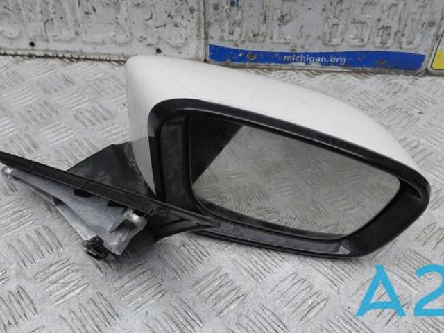 Корпус дзеркала заднього виду, правий 51167485204 BMW