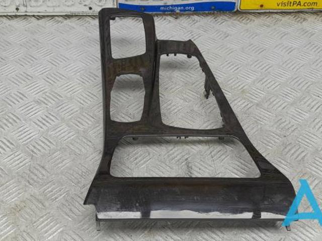 Декоративна накладка центральної консолі 51169206389 BMW
