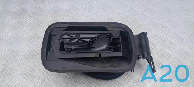 Горловина паливного бака 51177238100 BMW