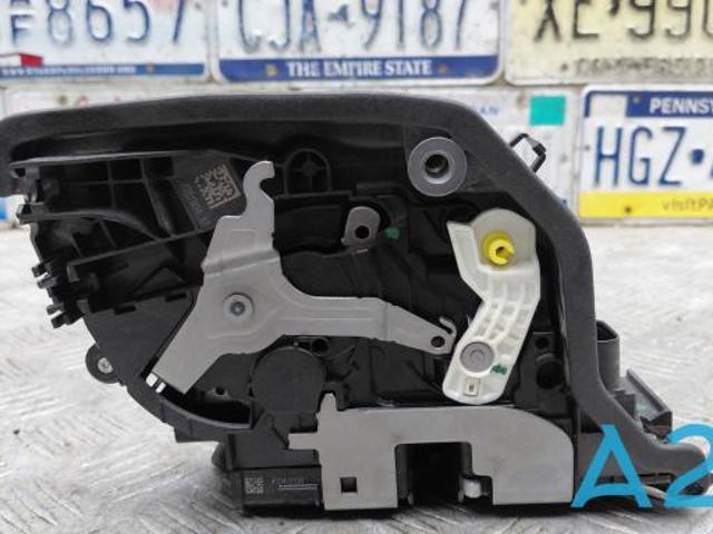 Замок двері правої передньої 51217281934 BMW
