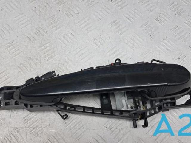 Ручка передньої двері зовнішня права 51217332566 BMW