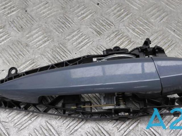 Ручка задньої двері зовнішня права 51217396308 BMW