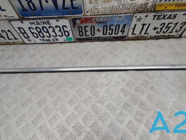 Молдинг опускного скла двері задньої, правої 51227289646 BMW