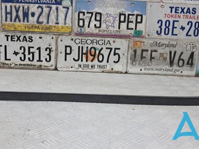Молдинг лобового скла, правий 51317250404 BMW