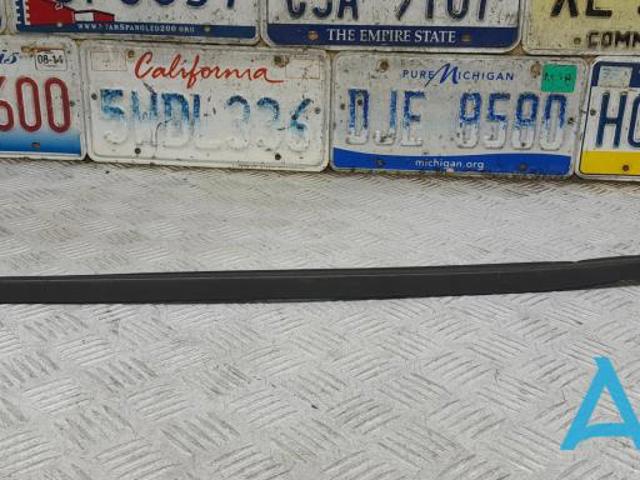 Рама вітрового скла права 51317285948 BMW