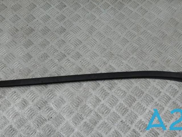 Молдинг вітрового скла лівий 51317350609 BMW