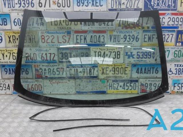 Скло заднє 51317388750 BMW