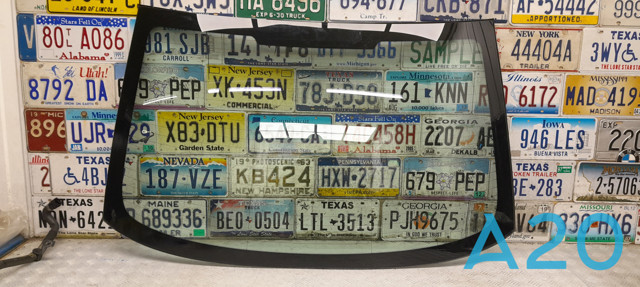 Скло автомобільне заднє 51317388750 BMW