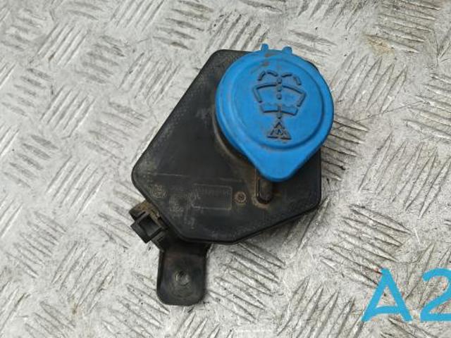 Горловина бачка омивача 51317399028 BMW
