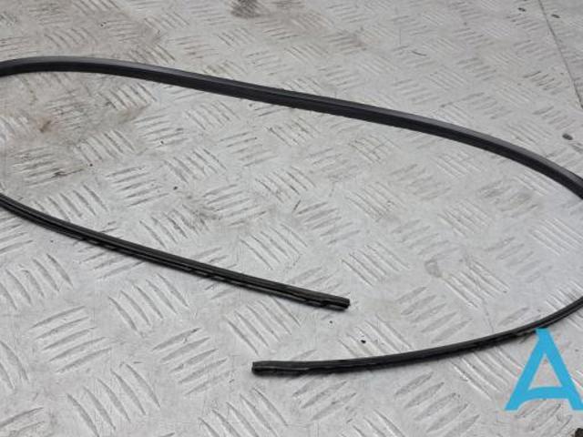 Молдинг лобового скла, верхній 51317427861 BMW