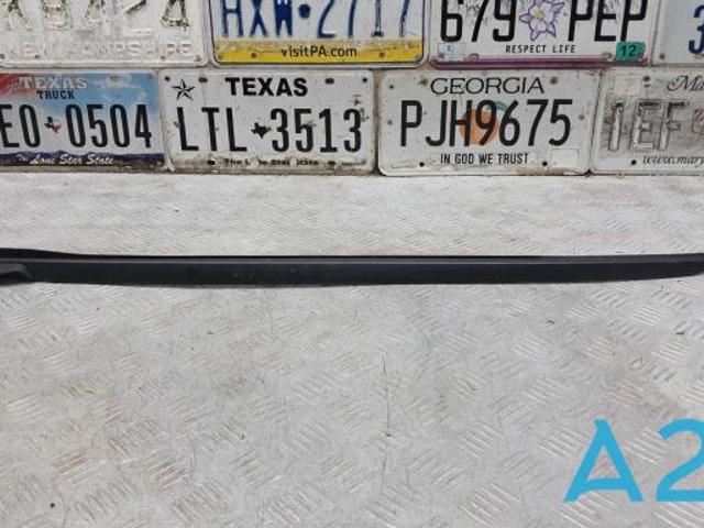 Молдинг вітрового скла лівий 51317427873 BMW