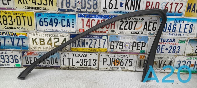 Накладка передньої правої двері 51337177626 BMW