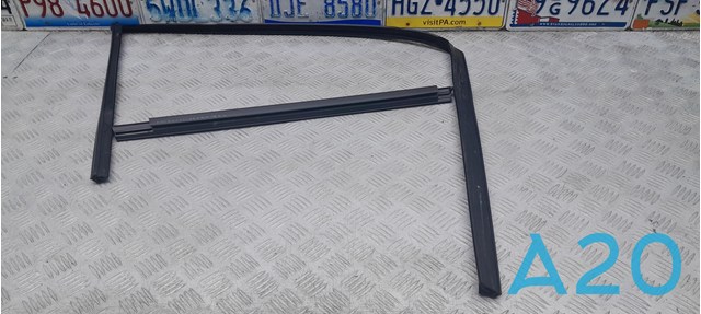 Направляюча скла рамки двері, переднього ліва 51337178009 BMW