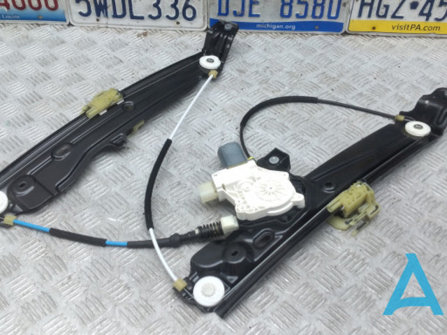 Підйомник механічний вітрового скла 51337182131 BMW
