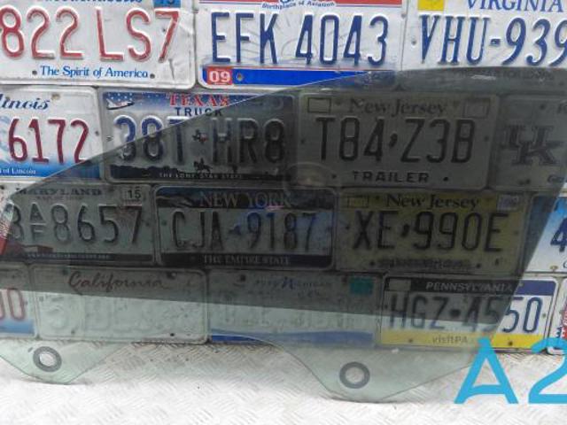 Скло та ущільнювачі скла вітрового правого/лівого 51337275395 BMW