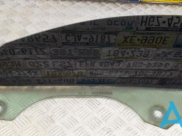 Вікно (передніх дверей) двері 51337425393 BMW