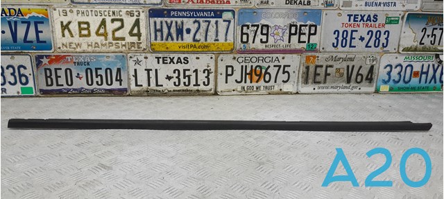 Молдинг опускного скла двері задньої, лівої 51357185231 BMW
