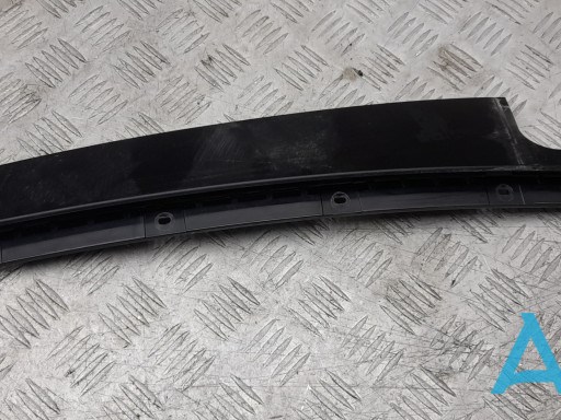 Накладка задньої двері, правої, вертикальна 51357258308 BMW