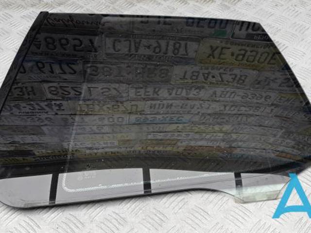 Скло задніх дверей, лівих 51357288185 BMW