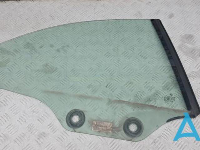 Скло заднє праве 51357290496 BMW