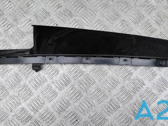 Накладка задньої двері, лівої, вертикальна 51357349675 BMW