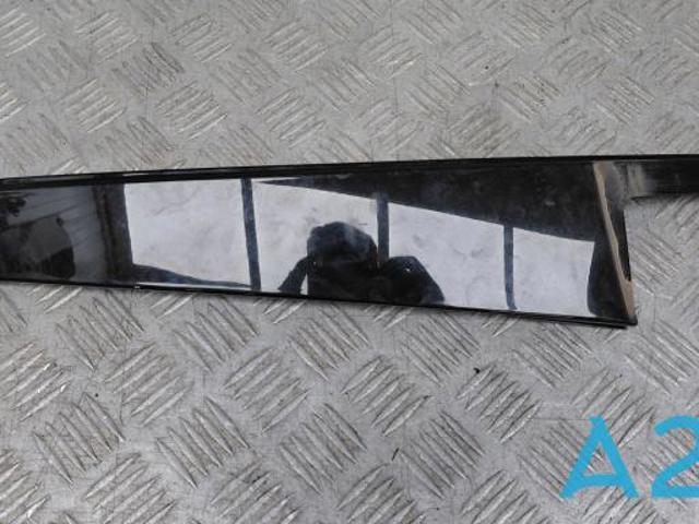 Накладка задньої двері, лівої, вертикальна 51357369885 BMW