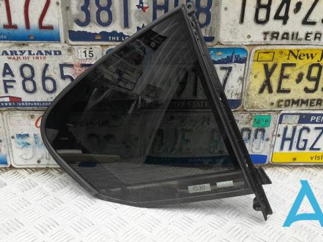 Задня кватирка права 51357381348 BMW