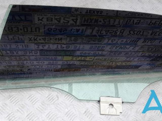 Скло заднє ліве 51357409089 BMW