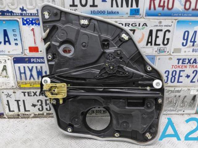 Склопідйомник задніх лівих дверей 51358498855 BMW