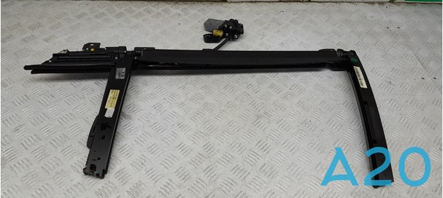 Шторка задніх дверей 51359168843 BMW