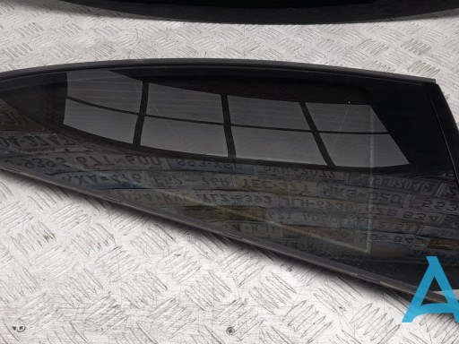 Скло кузова/багажного відсіку, праве 51377119178 BMW