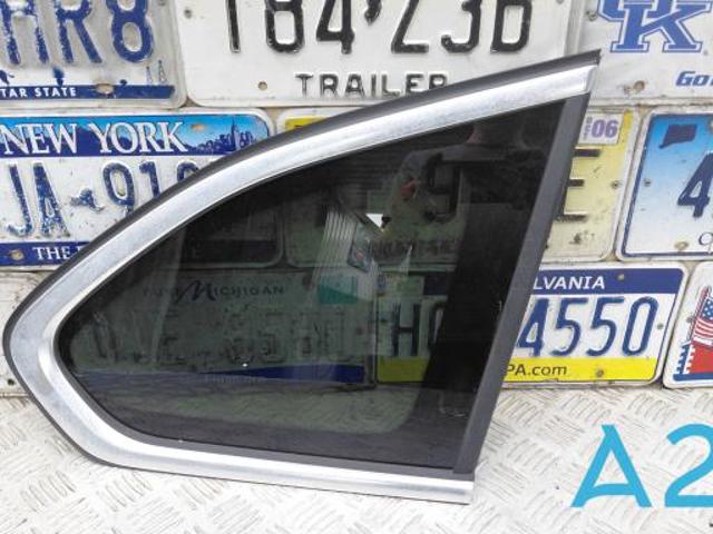 Скло кузова/багажного відсіку, праве 51377406872 BMW