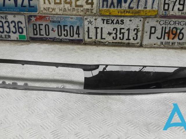 Молдинг (накладка) панелі приладів "торпедо", правий 51459192937 BMW