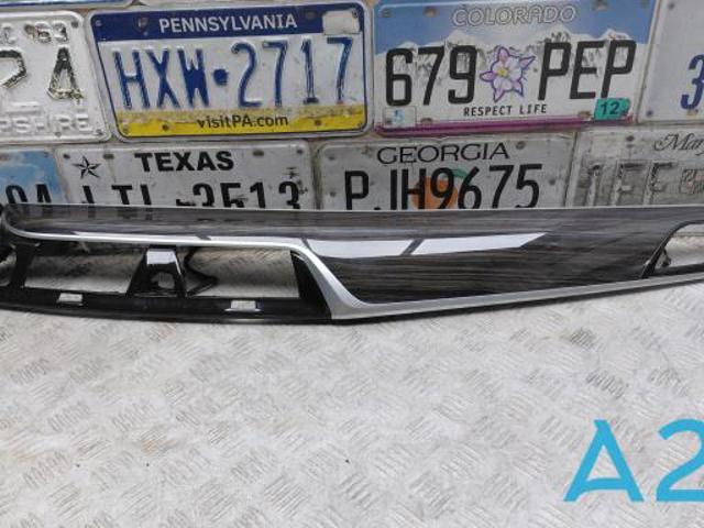 Молдинг (накладка) панелі приладів "торпедо", правий 51459378022 BMW