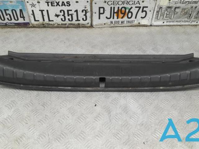 Накладка перегородки 51477373574 BMW