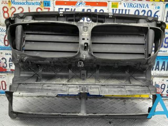 повітропровід радіатора 51647332893 BMW