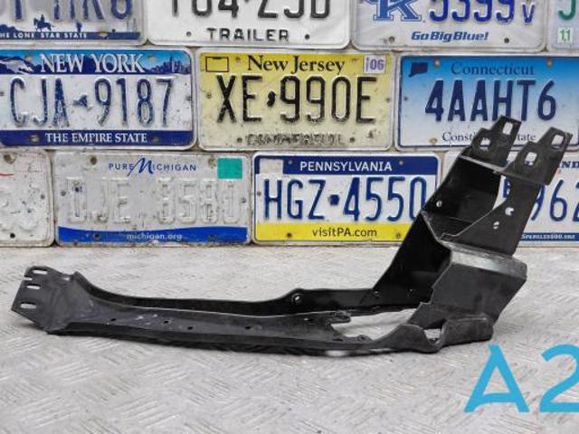 Кронштейн-адаптер кріплення фари передньої, правої 51647426634 BMW