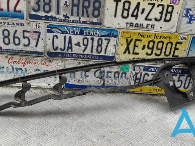 Кронштейн кріплення крила переднього правого верхній 51657157990 BMW