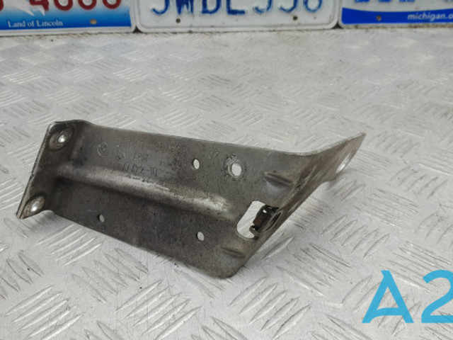 Кронштейн кріплення захисту двигуна 51717188835 BMW