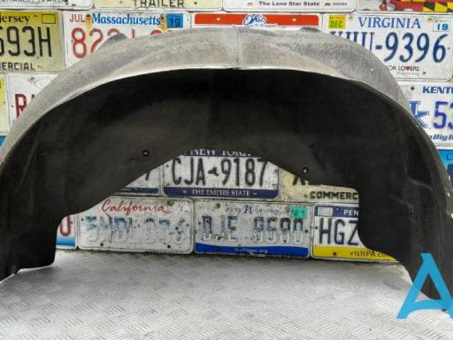 Підкрилок задній лівий 51717248211 BMW