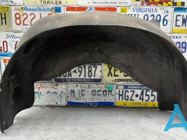 Підкрилок задній правий 51717248212 BMW