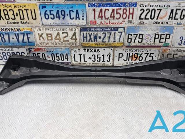 Заглушка жабо збоку 51717350593 BMW